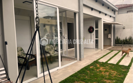 Fantástica Casa Semi Mobiliada no Centro