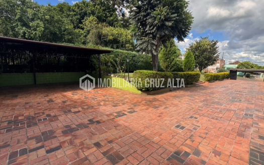 Esplêndida Residência no Bairro Central