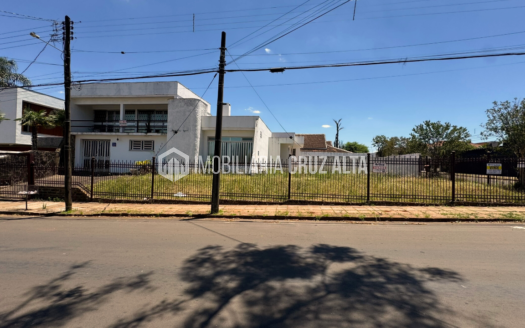 Sublime Residência de Esquina na Av. Presidente Vargas