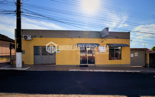 Casa com Sala Comercial no Bairro Toríbio Veríssimo