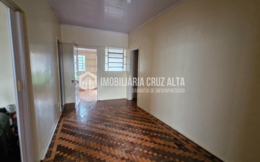 Excelente Casa com Terreno no Centro